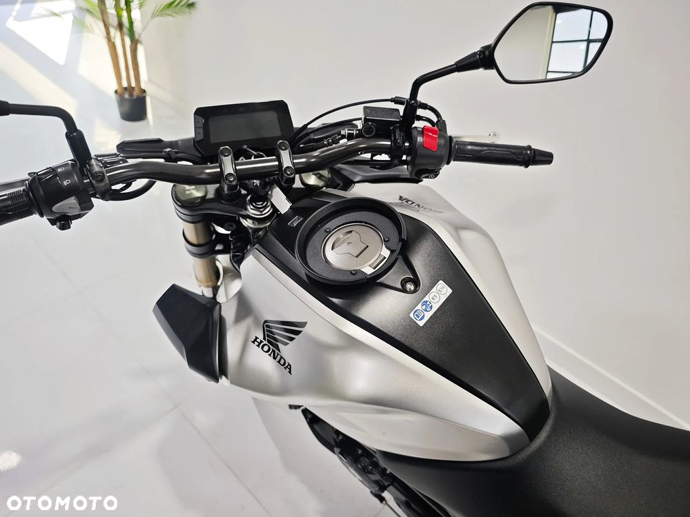 Honda CB - 16