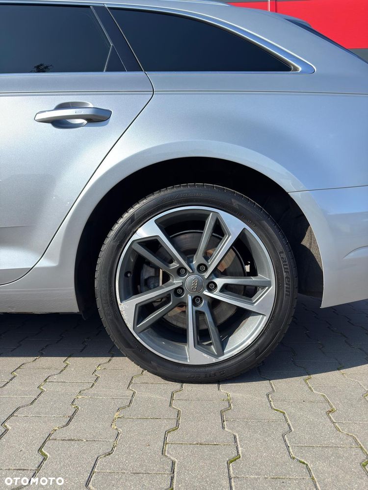 Audi A4 Avant 2.0 TDI S tronic quattro - 9