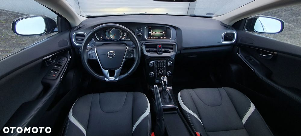 Volvo V40 Cross Country T3 Drive-E Dynamic Edition - 13