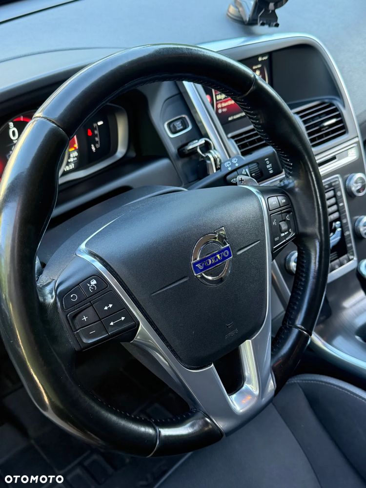 Volvo XC 60 D4 Drive-E Momentum - 20