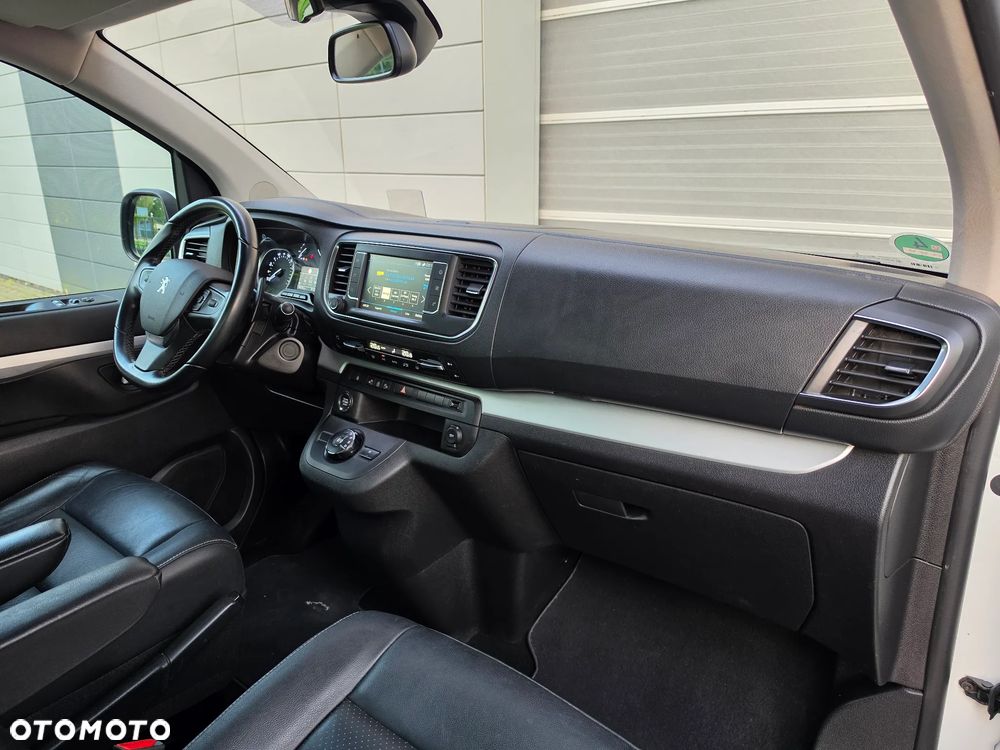 Peugeot Traveller L2 2.0 EAT8 Business VIP - 24