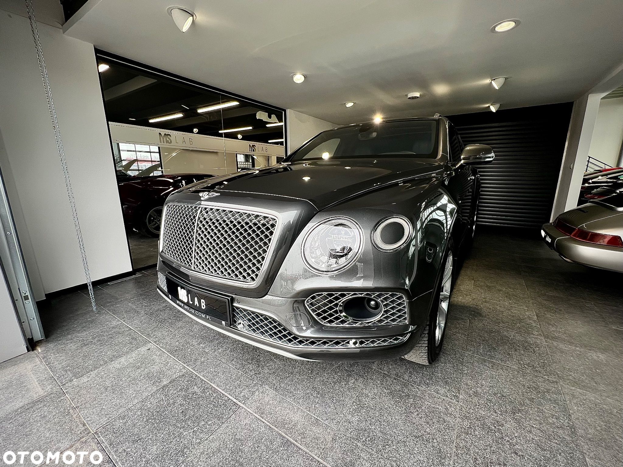 Bentley Bentayga - 1