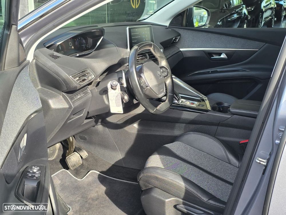 Peugeot 3008 1.2 PureTech Allure EAT8 - 19