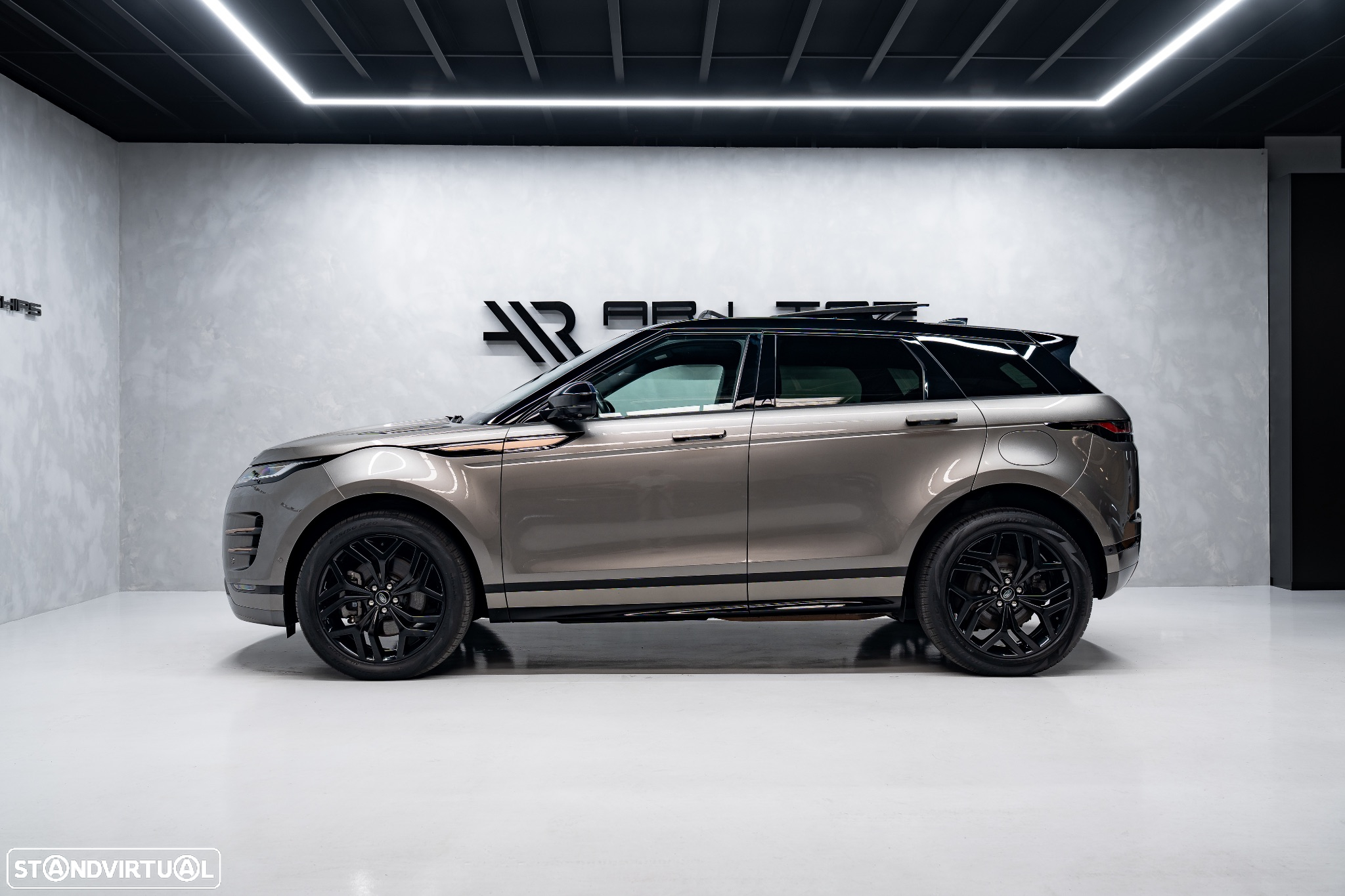Land Rover Range Rover Evoque 1.5 P300e AWD R-Dynamic SE Auto - 16