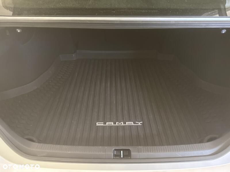 Toyota Camry 2.5 Hybrid Comfort CVT - 24