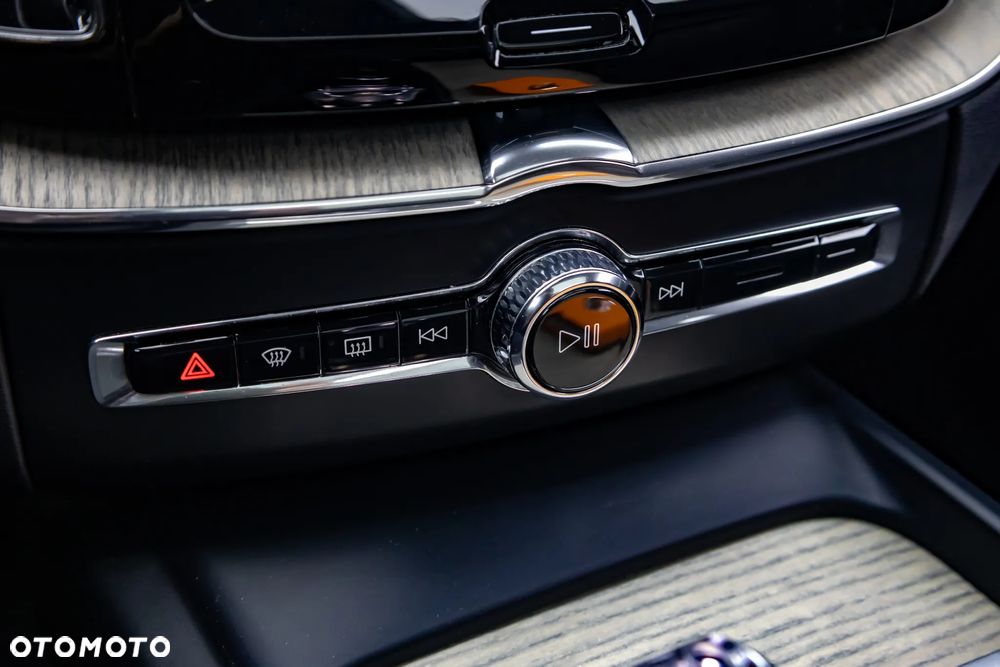 Volvo XC 60 T6 Plug-In Hybrid AWD Plus Bright - 21