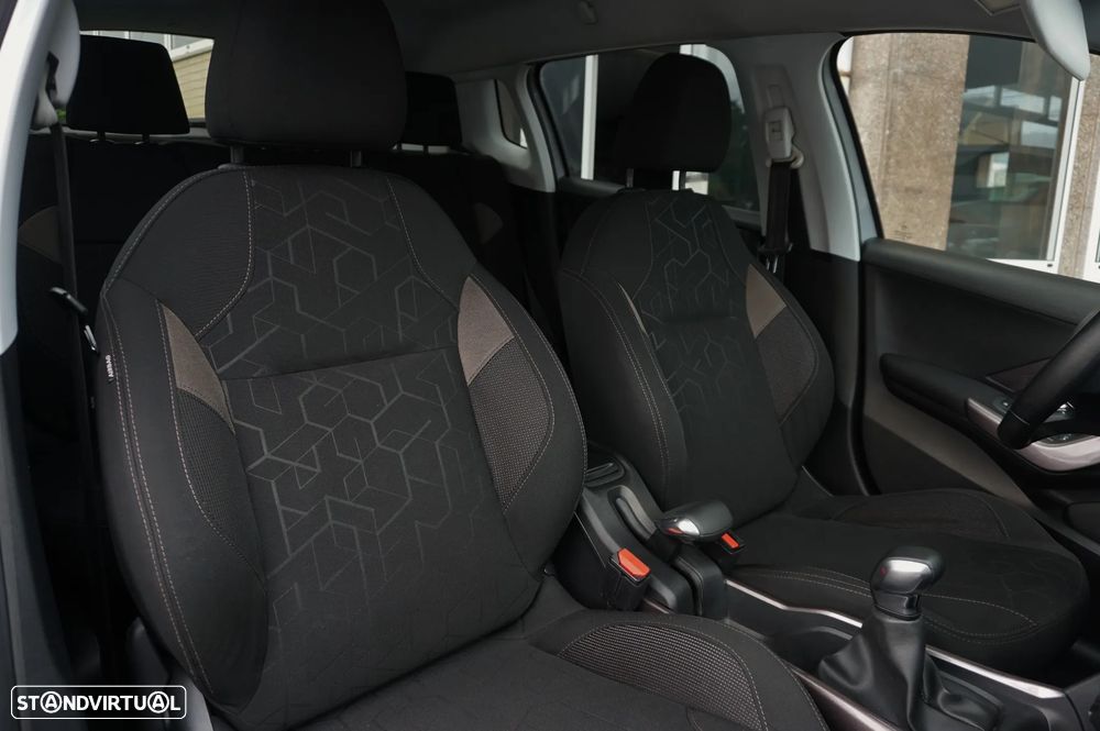 Peugeot 2008 1.4 HDi Active - 21