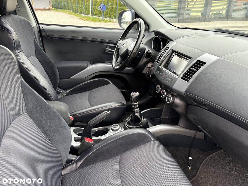 Mitsubishi Outlander 2.2 DI-D 4WD Invite - 21