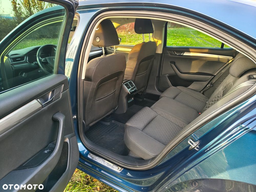 Skoda Superb 2.0 TDI SCR Style DSG - 9