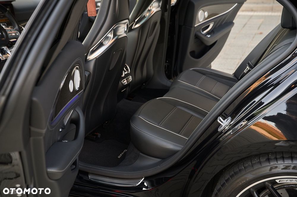 Mercedes-Benz Klasa E AMG 63 S 4-Matic+ - 9