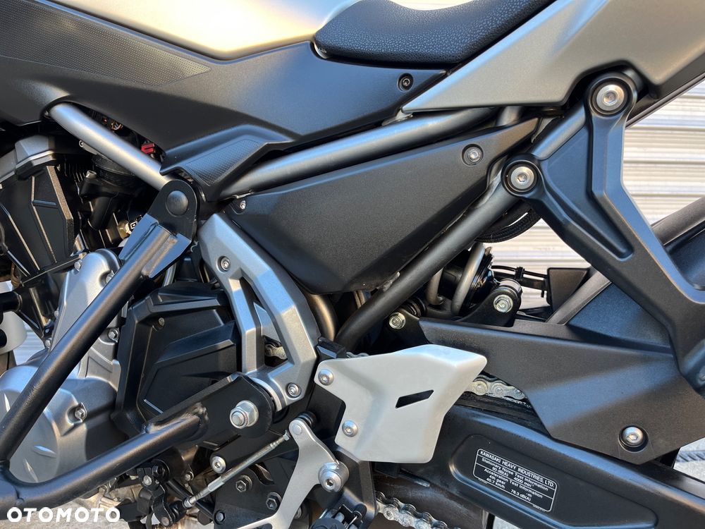 Kawasaki Z 650 - 12