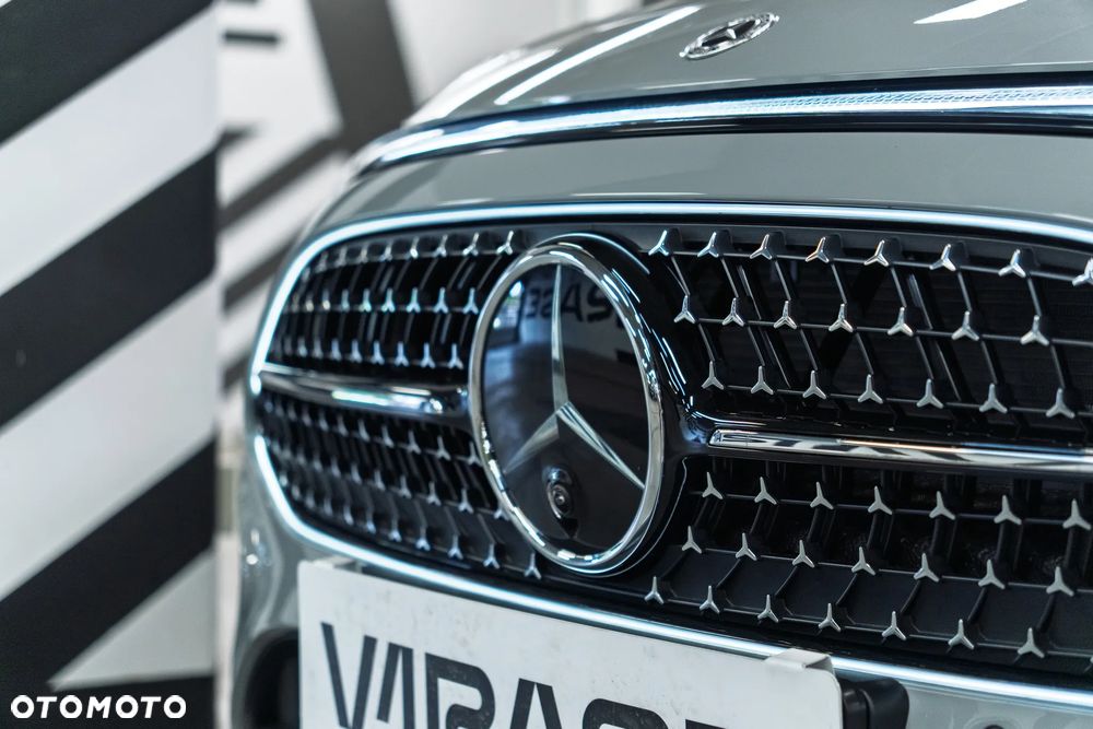 Mercedes-Benz CLA - 12