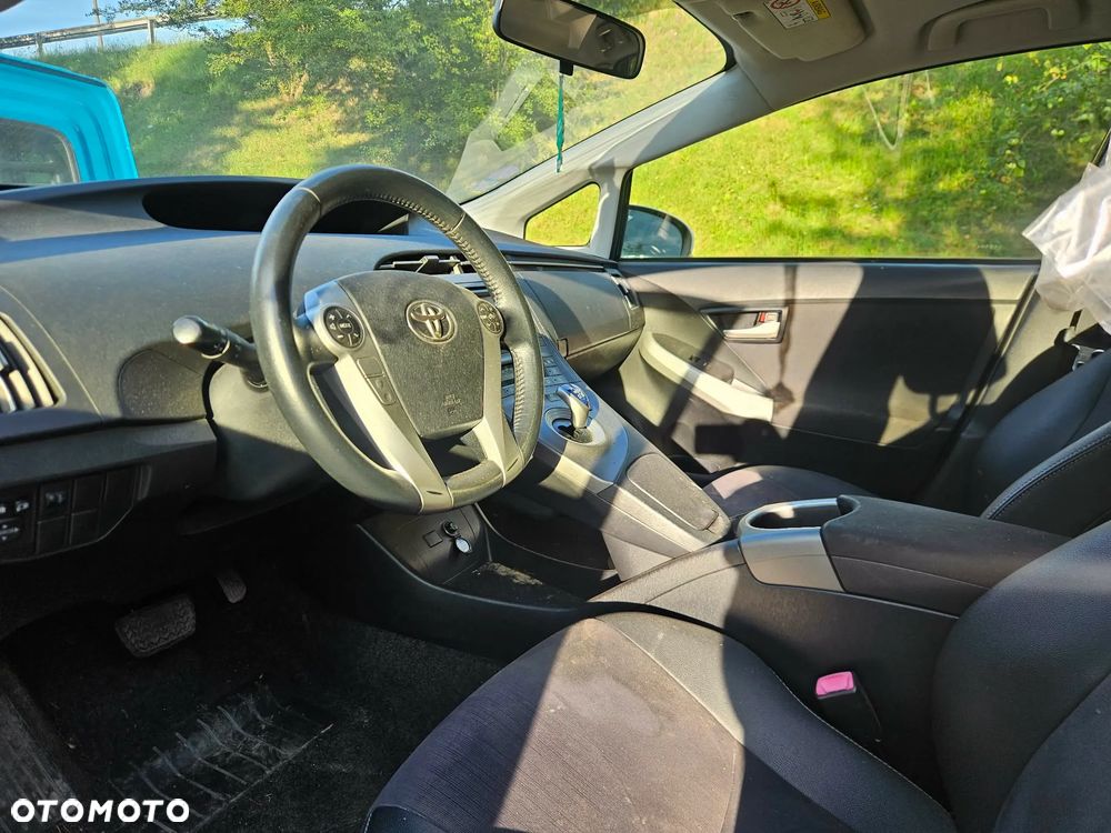 Toyota Prius (Hybrid) Executive - 10