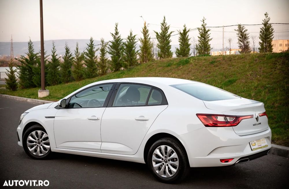 Renault Megane TCE 114 GPF Zen - 7