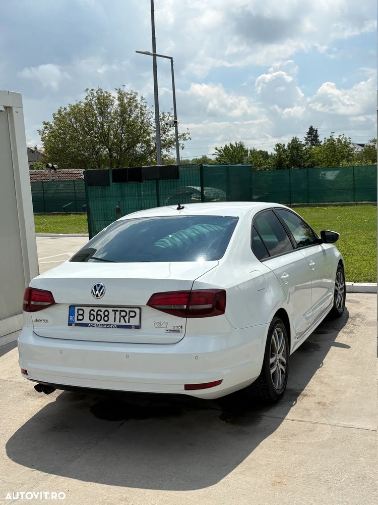 Volkswagen Jetta - 8