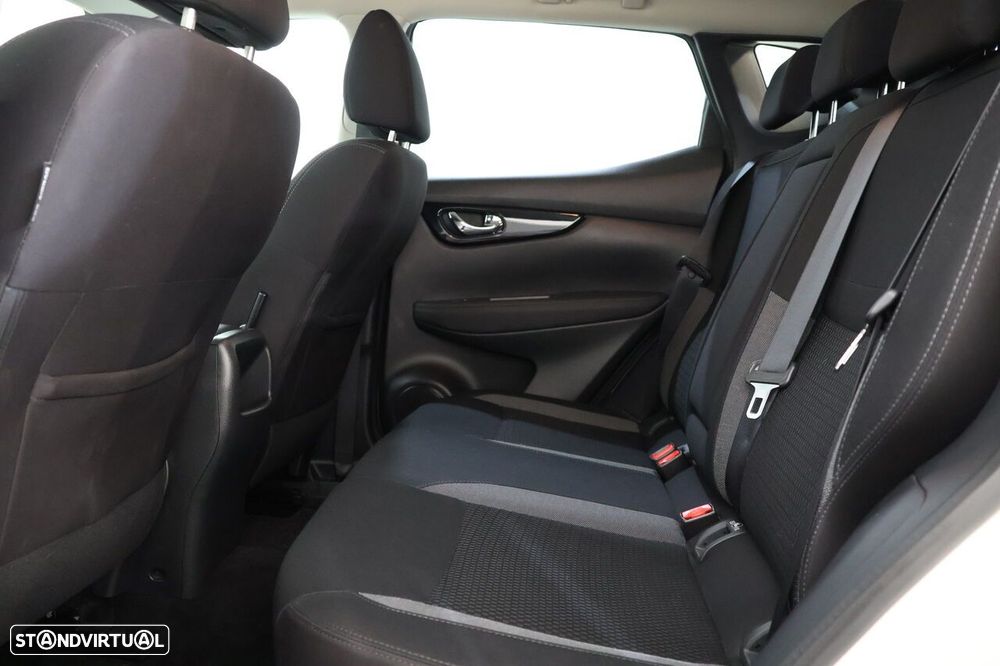 Nissan Qashqai 1.5 dCi N-Connecta - 8