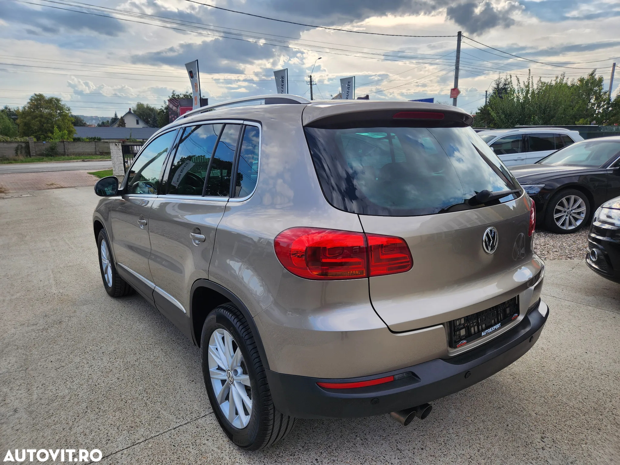 Volkswagen Tiguan 2.0 TDI DPF 4Motion BlueMotion Technology DSG Sport & Style - 8