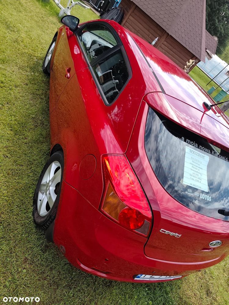 Kia Ceed - 14