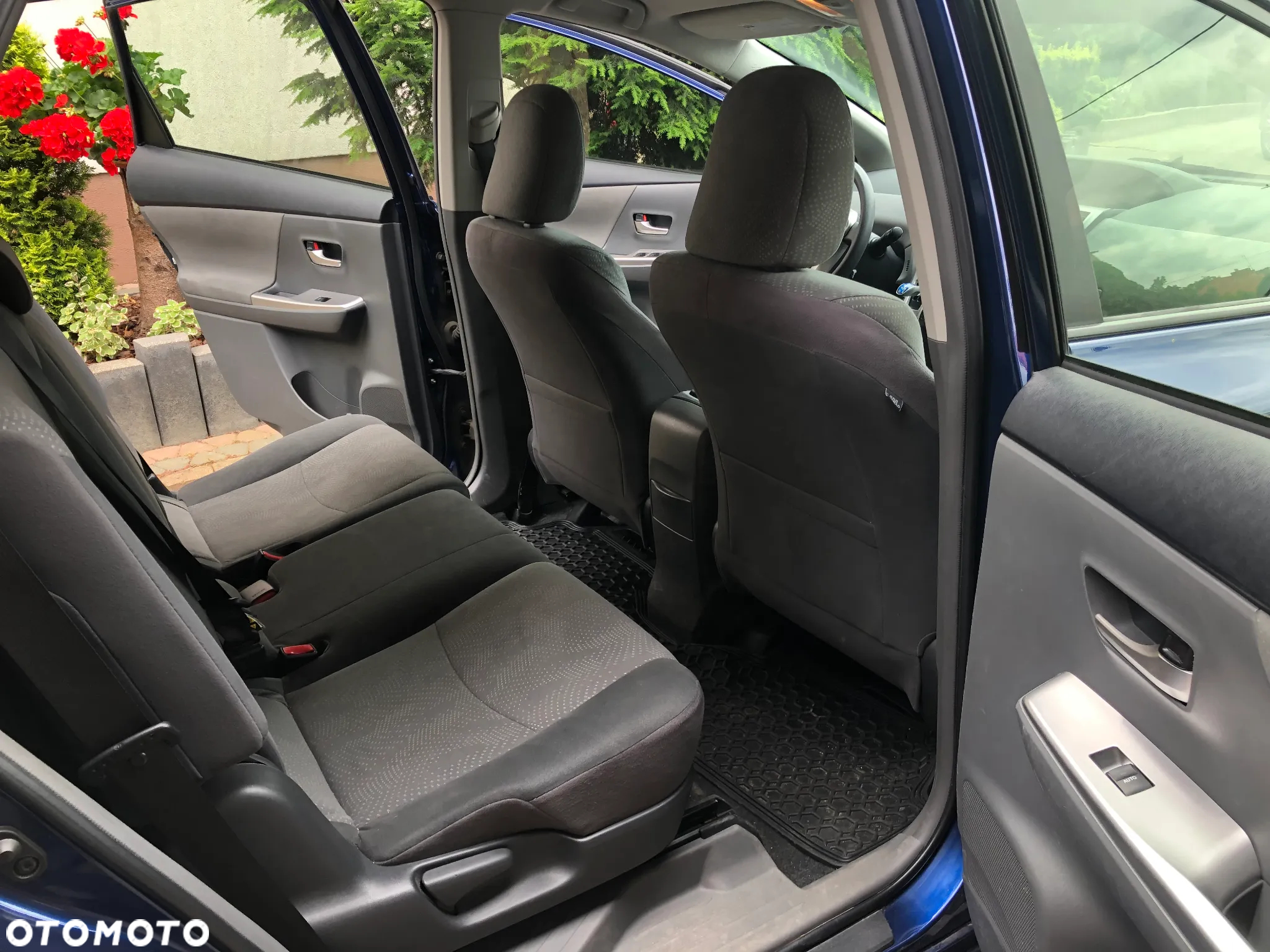 Toyota Prius+ (Hybrid) Comfort - 25
