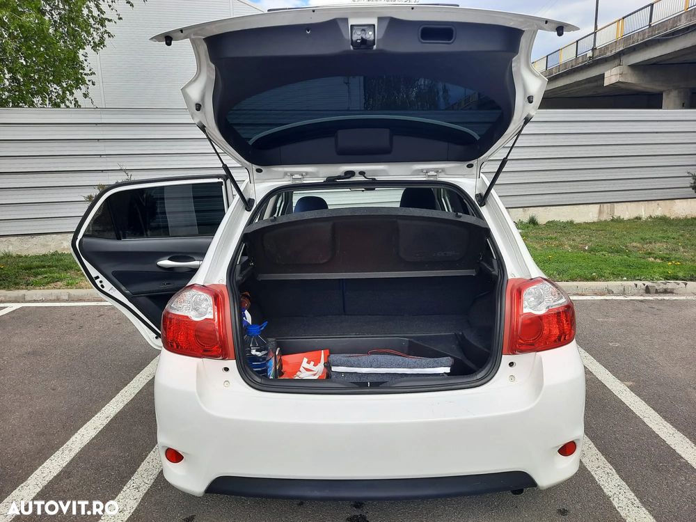 Toyota Auris 1.8 L VVT-i Luna - 8