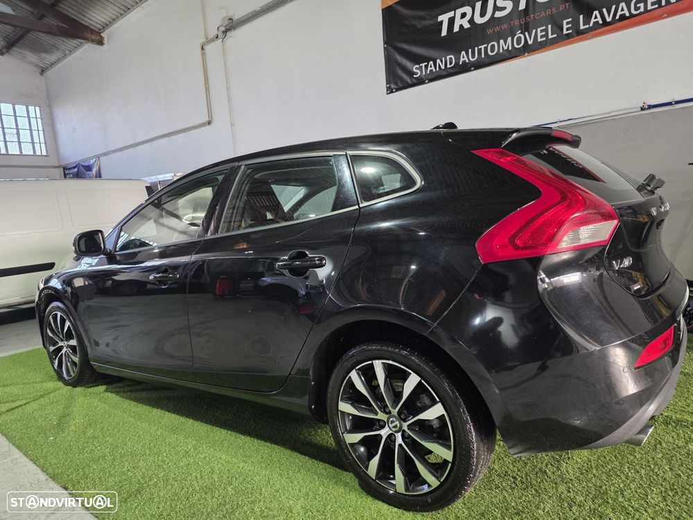 Volvo V40 2.0 D2 Momentum - 5