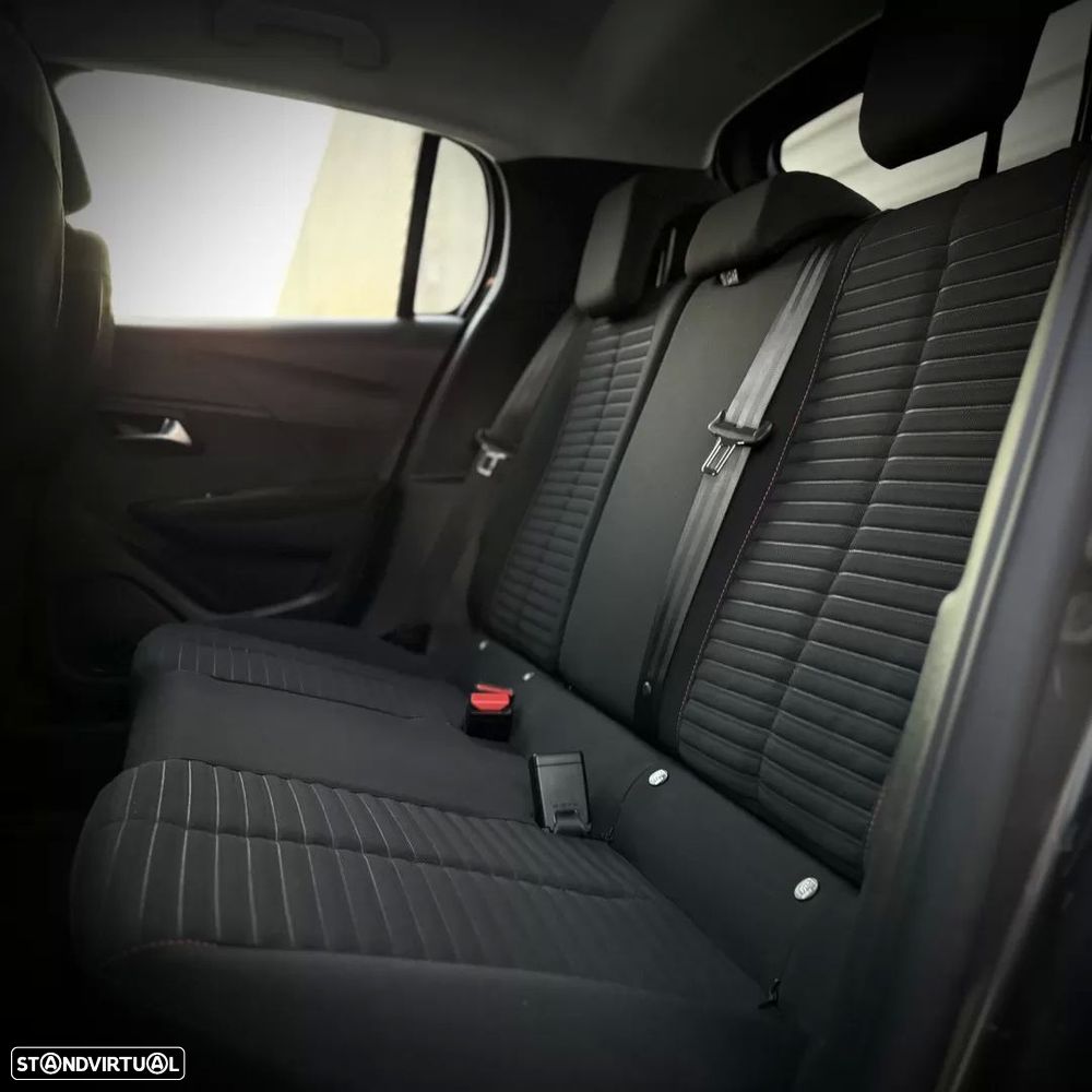 Peugeot 208 1.2 PureTech Active Pack - 27