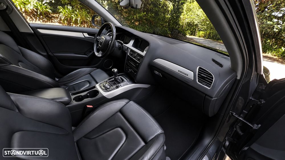 Audi A4 Allroad 2.0 TDI quattro Exclusive — fotografia 25