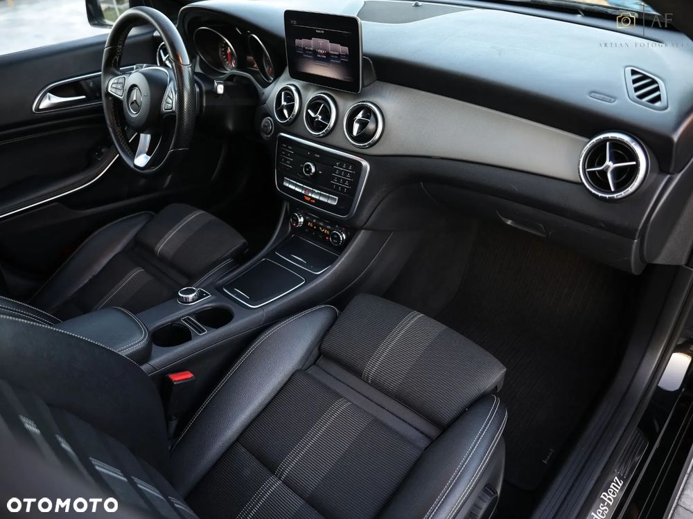Mercedes-Benz CLA - 22