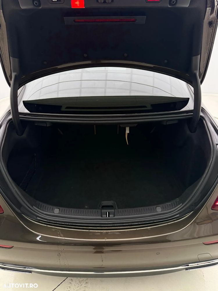 Mercedes-Benz E 220 d 4MATIC 9G-TRONIC - 11