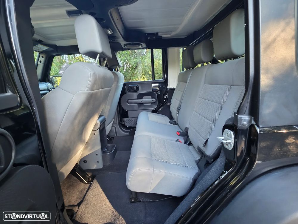 Jeep Wrangler Unlimited 2.8 CRD ATX Sahara - 16