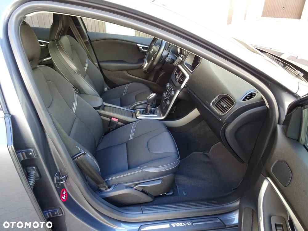 Volvo V40 D2 Momentum - 7
