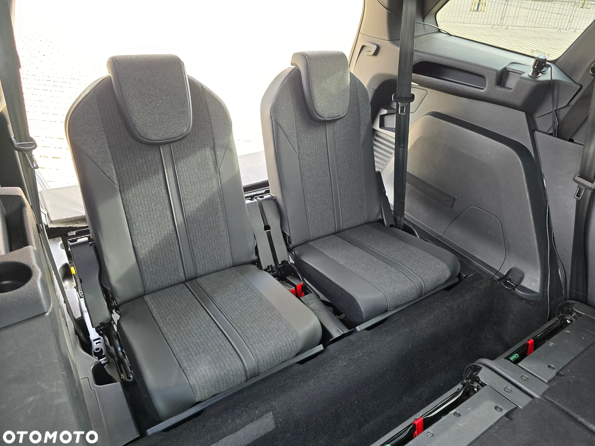 Peugeot 5008 THP 165 EAT6 Stop & Start Allure - 32