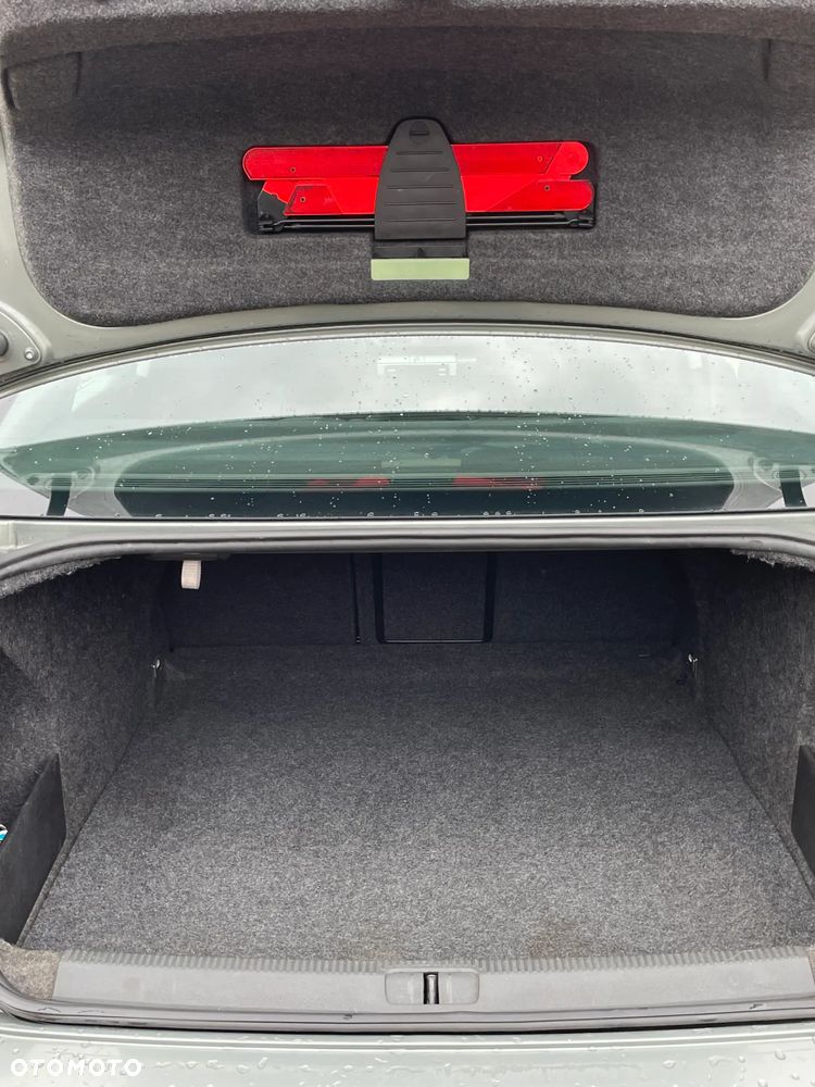 Volkswagen Passat 2.0 TDI Comfortline - 8