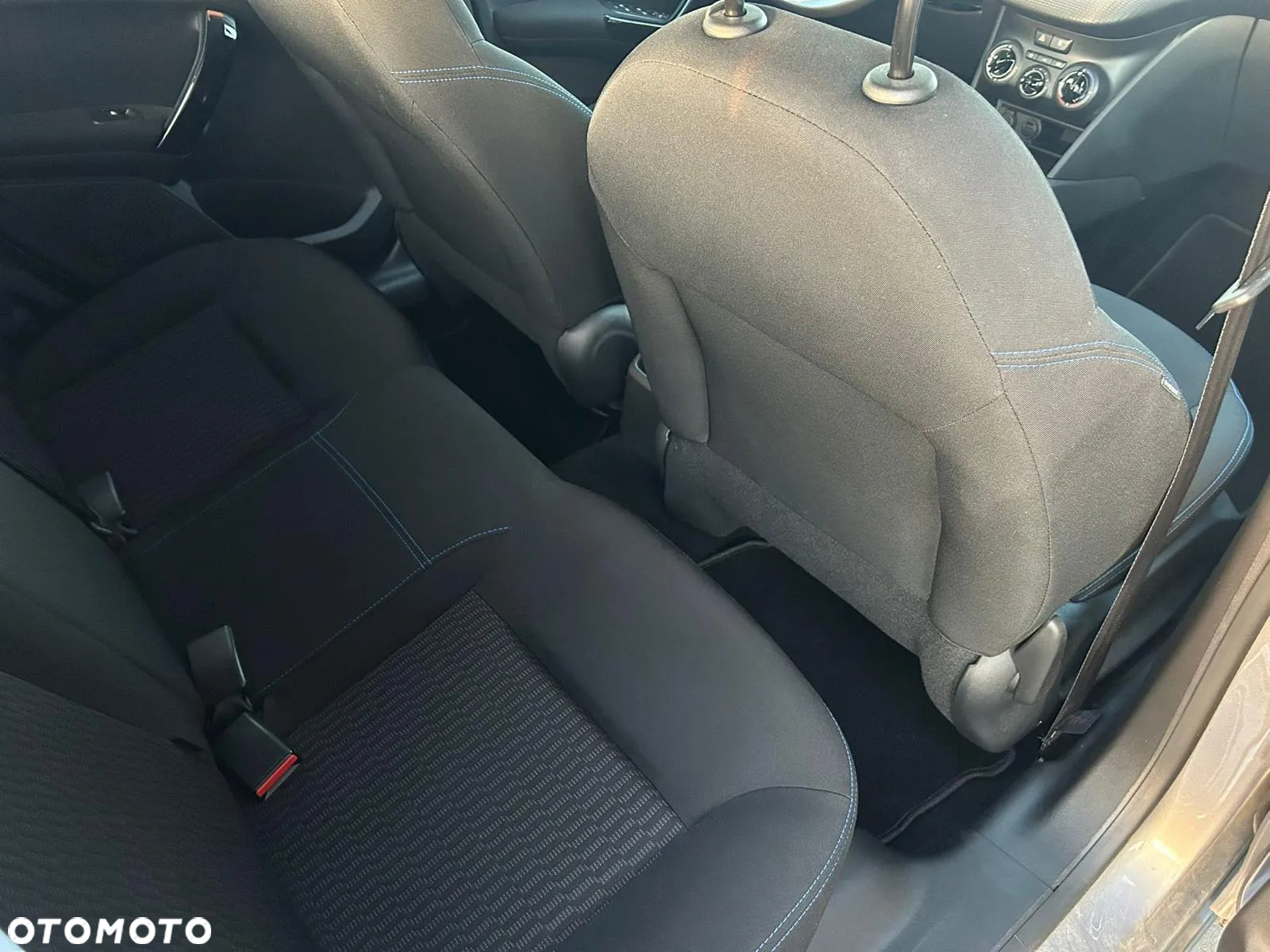 Peugeot 208 - 13