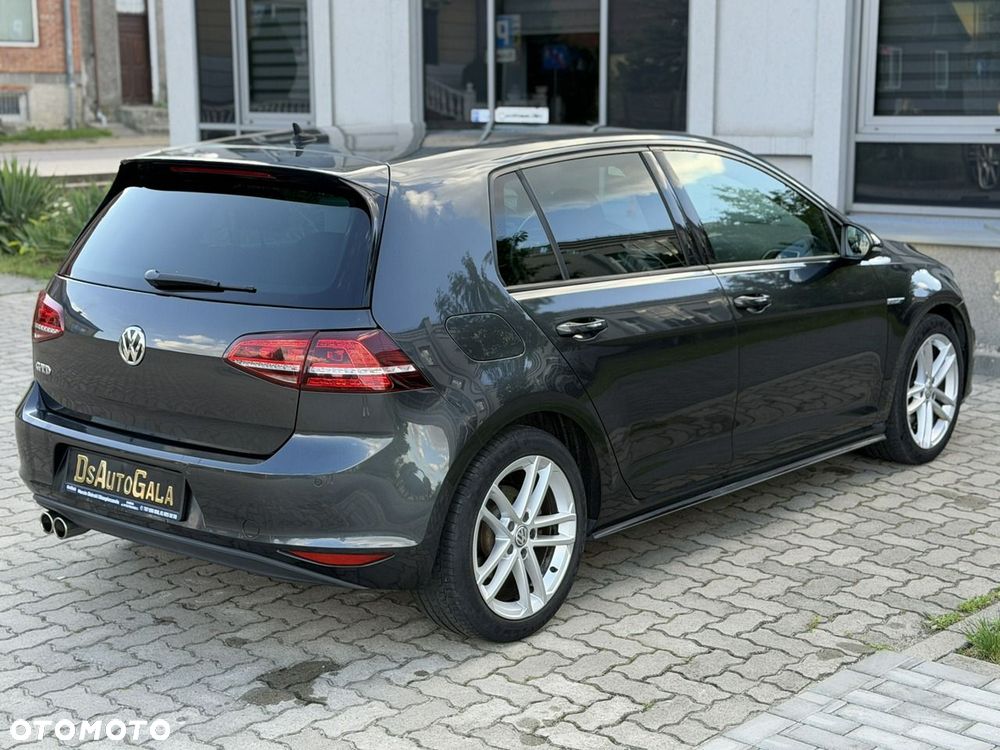 Volkswagen Golf - 13