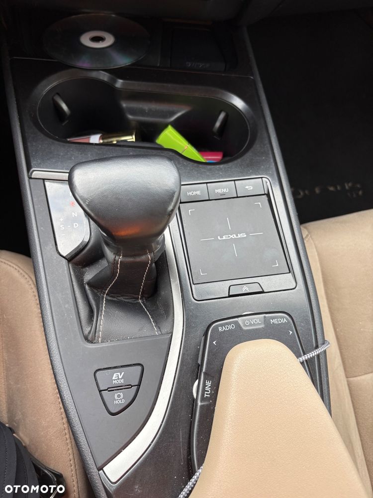 Lexus UX 250h GPF Business Edition 2WD - 12