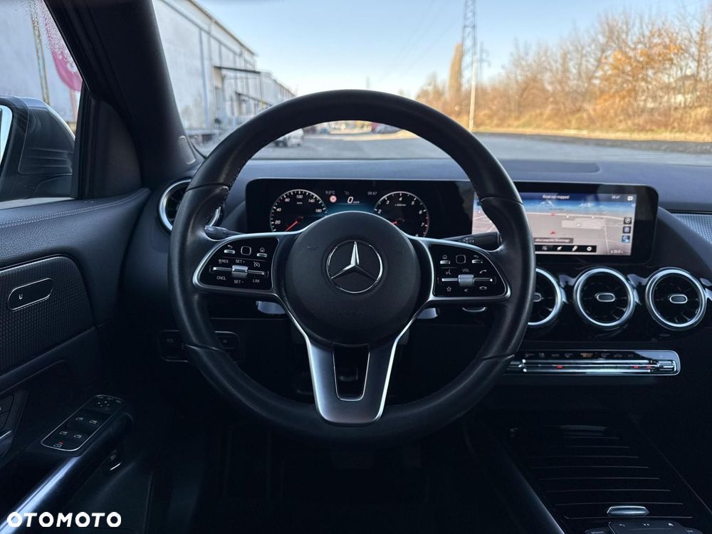 Mercedes-Benz GLA - 20