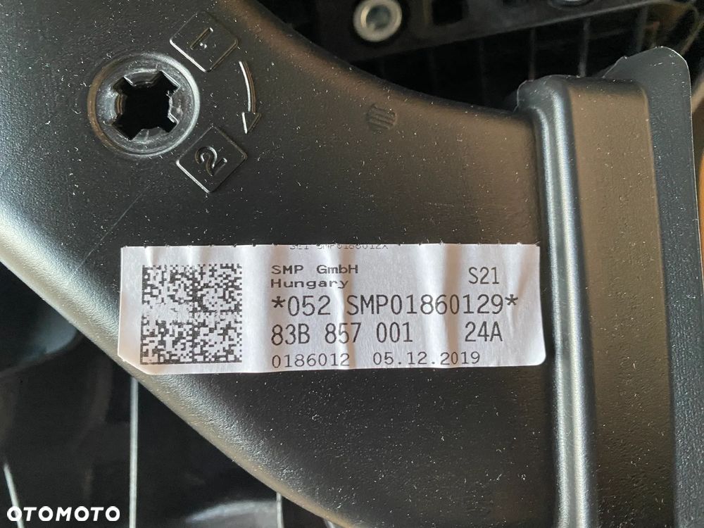 Audi Q3 83A deska Rozdzielcza kokpit konsola oryginał 83B857001 32 km - 12