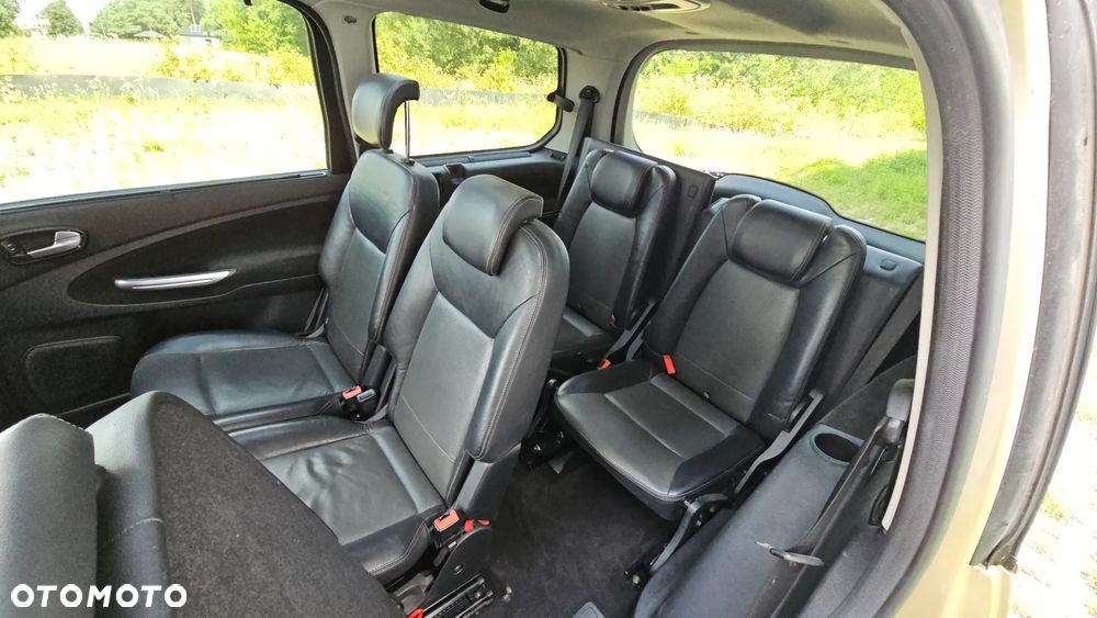 Ford Galaxy 2.0 TDCi Ghia - 11