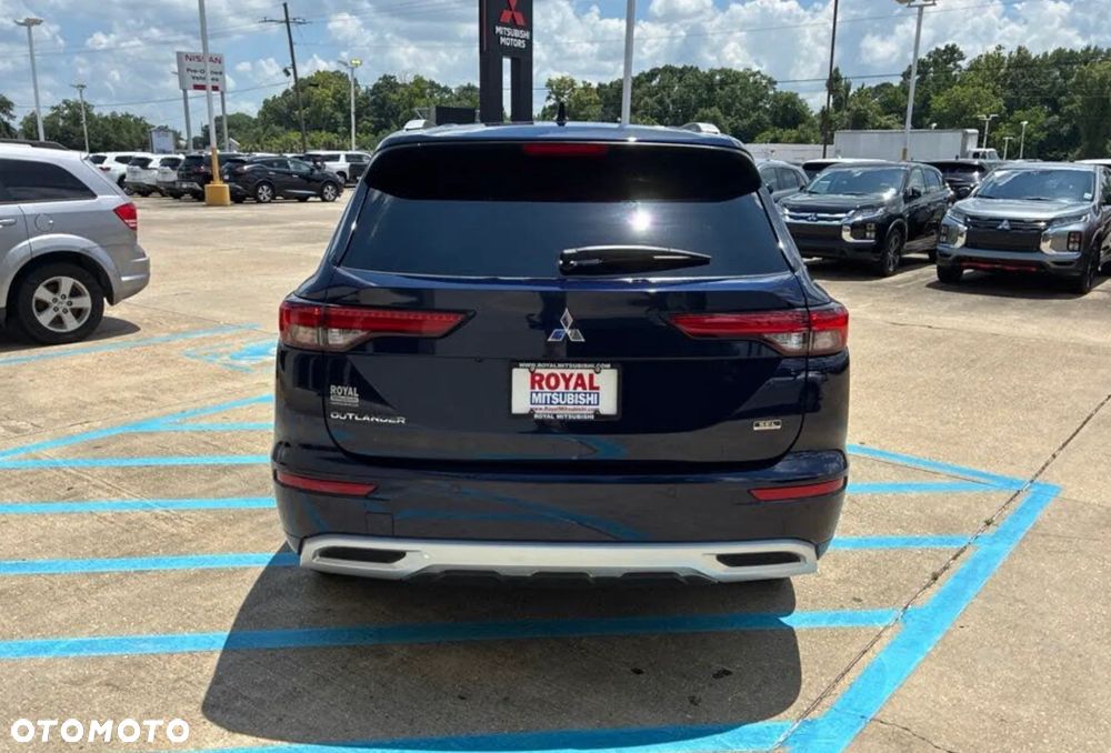 Mitsubishi Outlander - 7