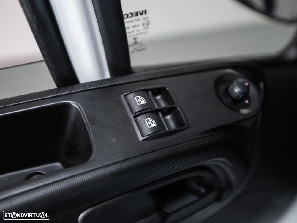 Iveco Daily 35S16V 4100 L4 c/IVA C/AUTOMATICA - 9