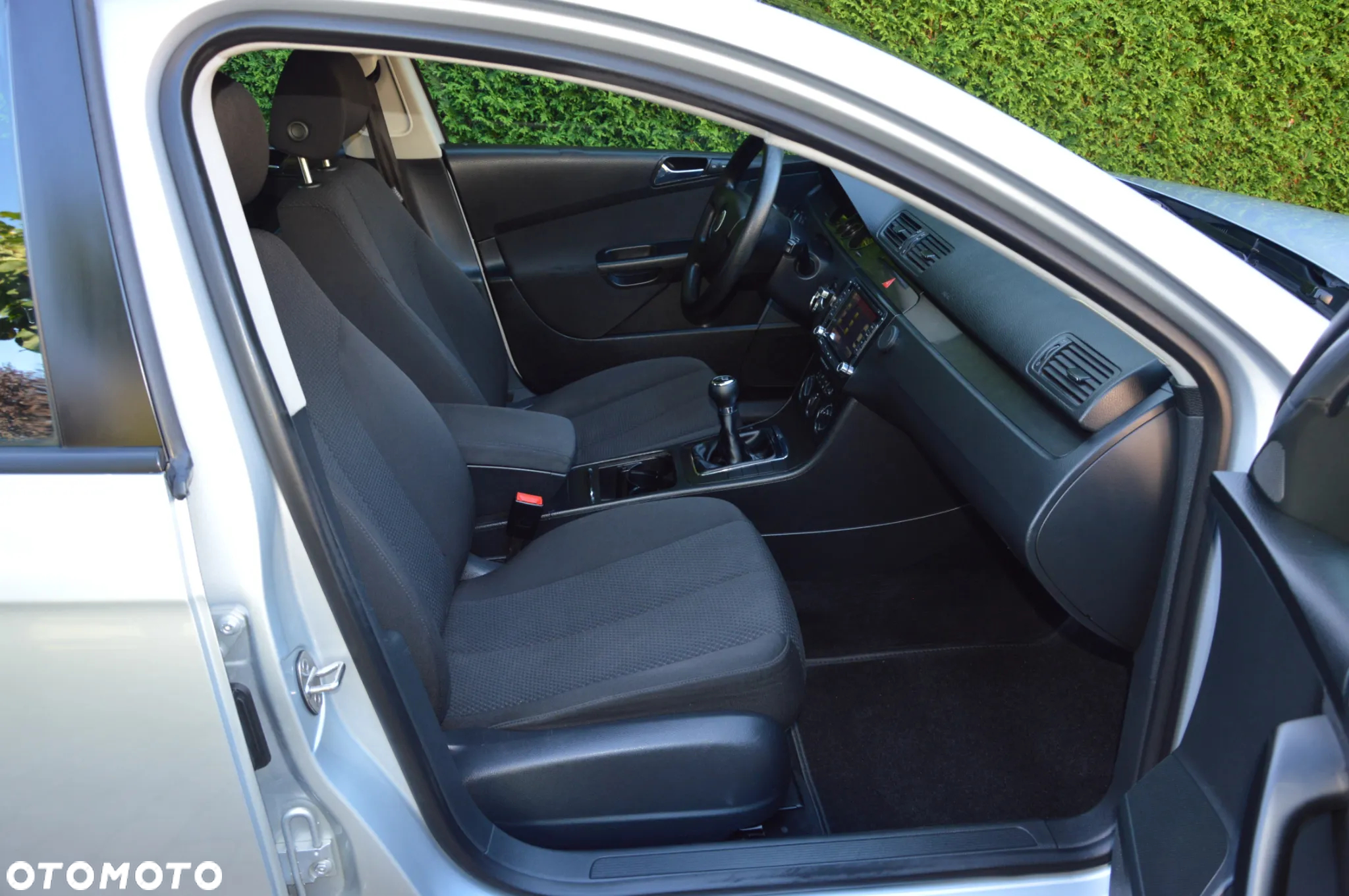Volkswagen Passat 1.6 Trendline - 16