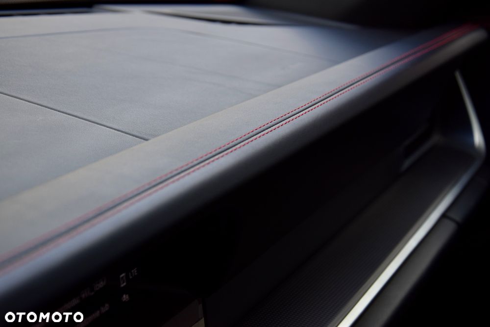 Porsche 911 Carrera 4S - 16