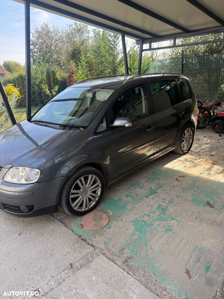 Volkswagen Touran - 2