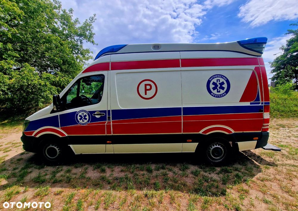 Mercedes-Benz Sprinter - 2