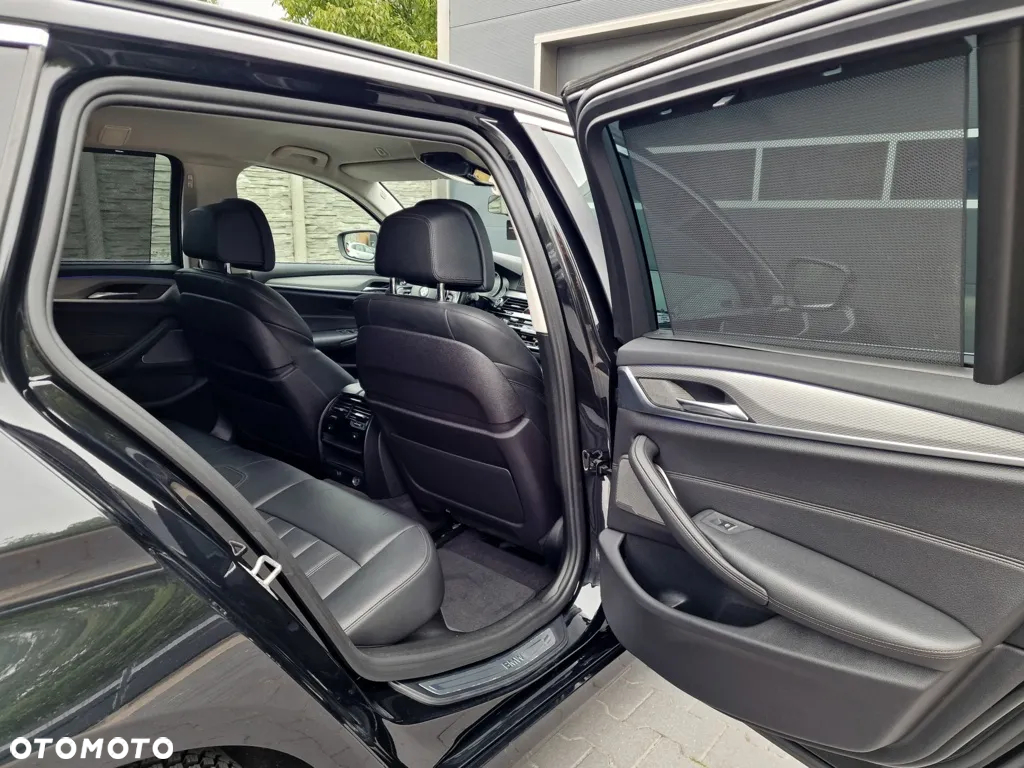 BMW Seria 5 530d Touring Sport Line - 27