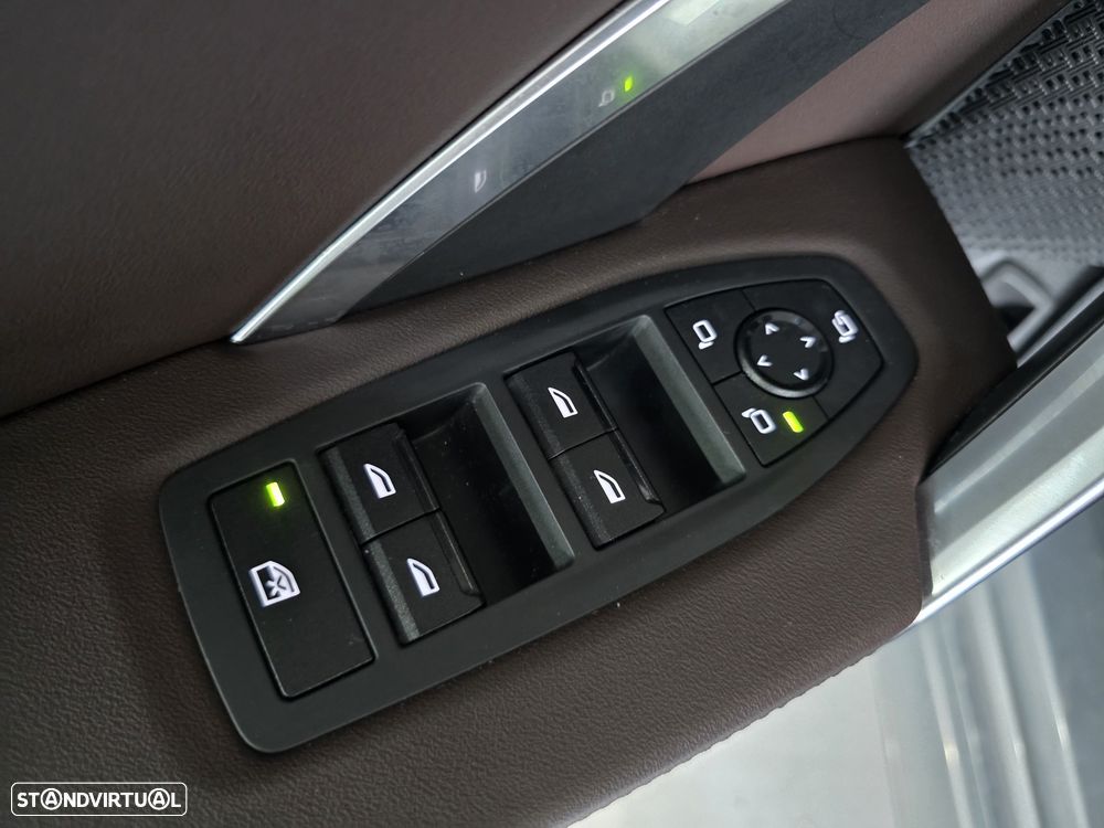 BMW iX2 eDrive20 Pack Desportivo M Pro - 26