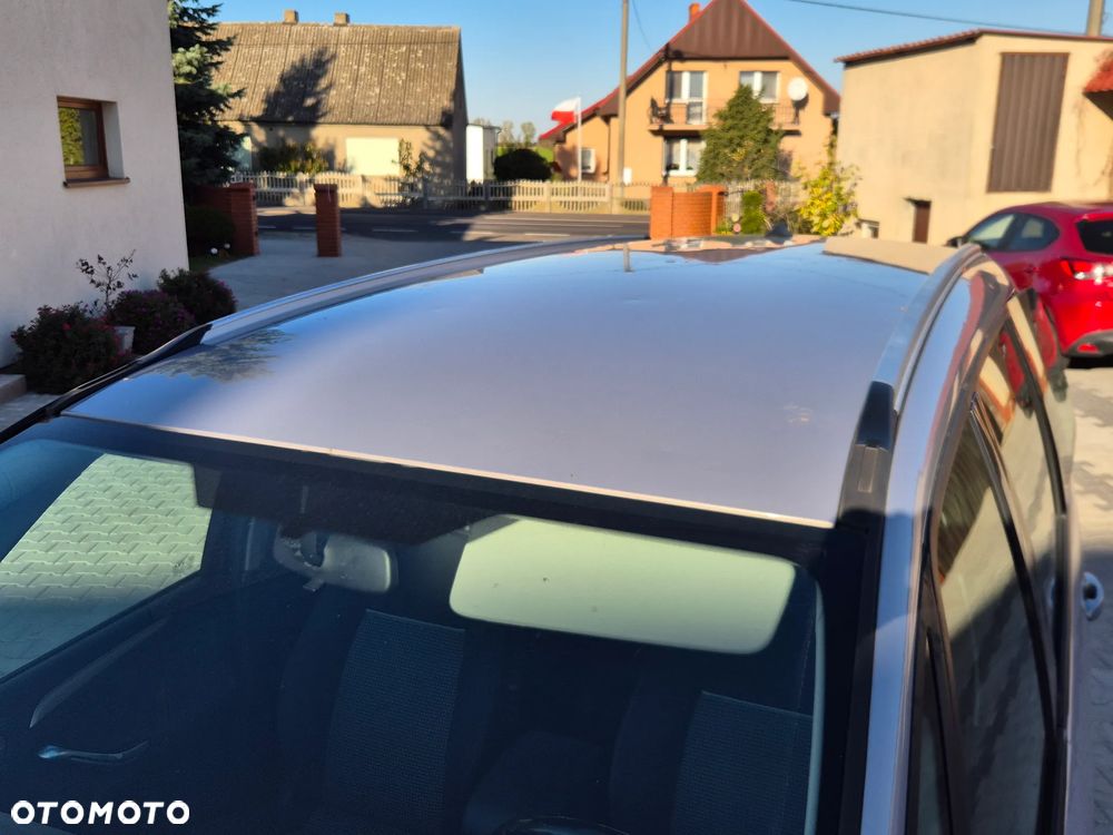 Ford Galaxy 2.0 TDCi DPF Ghia - 19