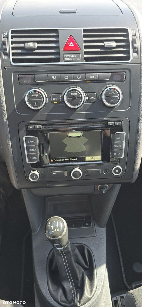Volkswagen Touran - 27