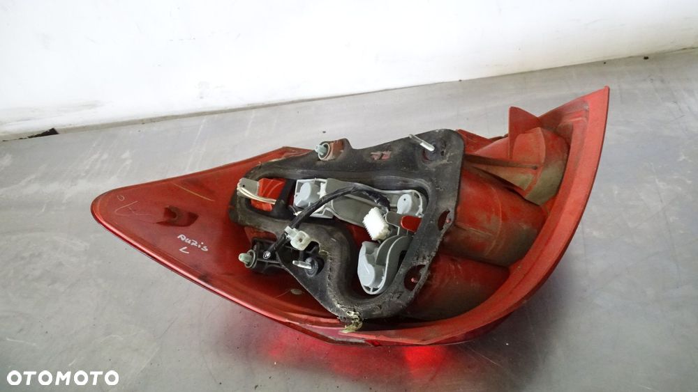 LAMPA LEWA TYLNA TOYOTA AURIS 2.0D4D - 4